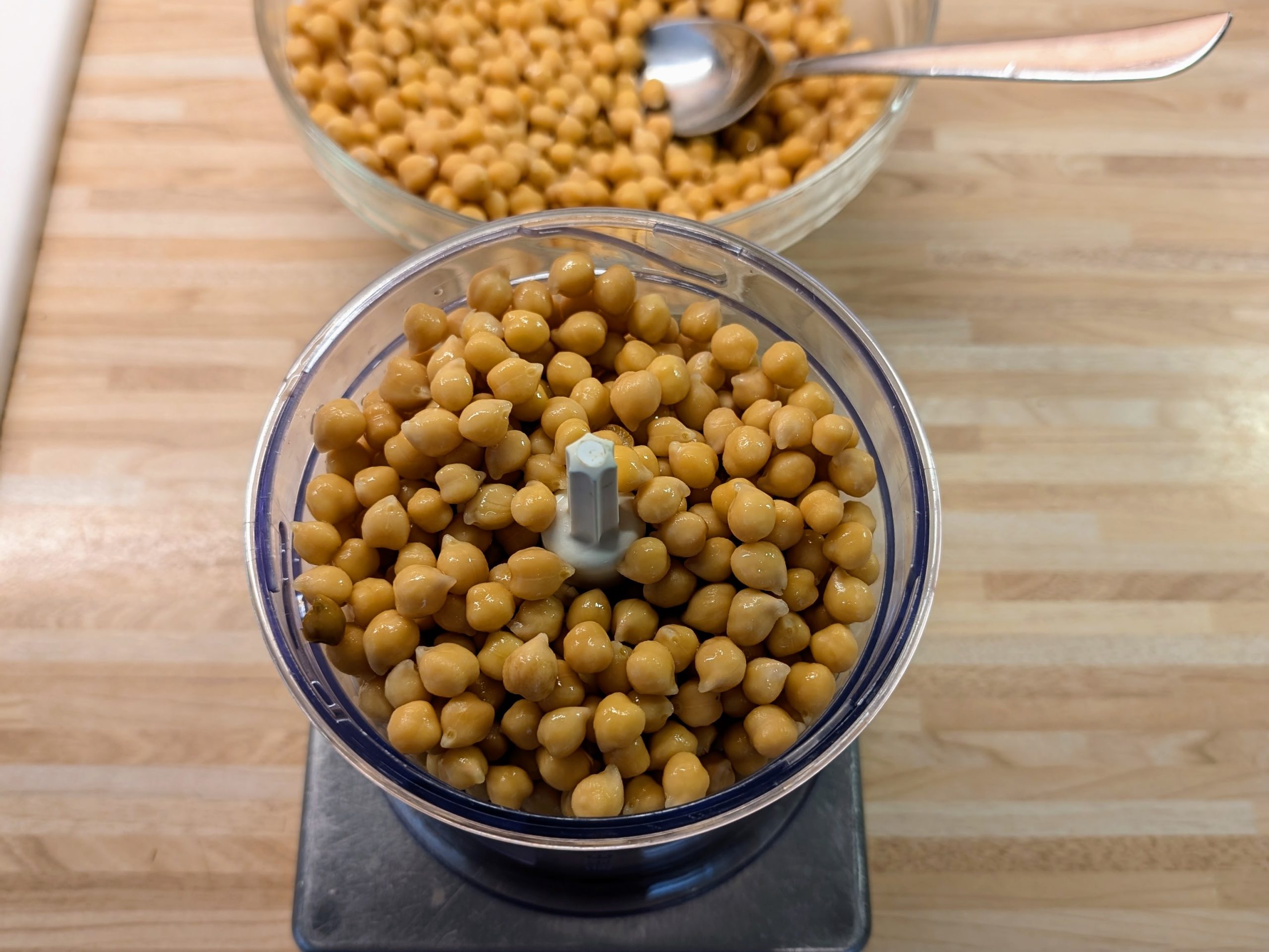 Hummus Recipe - blend the cooked chickpeas