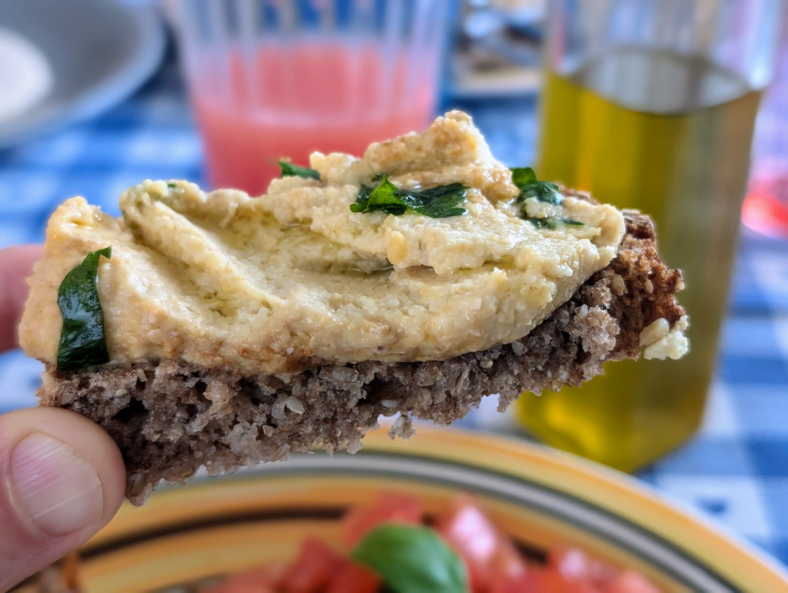 Scopri di più sull'articolo Hummus fatto in casa: la ricetta facile e salutare che amerai